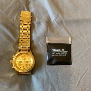 Nixon Refined 38-20 Chrono with extra links pack, gently used, needs battery!!!